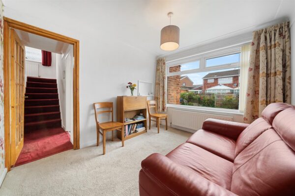 Epsom Close, Aintree Village