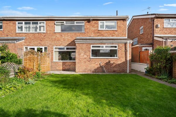 Epsom Close, Aintree Village